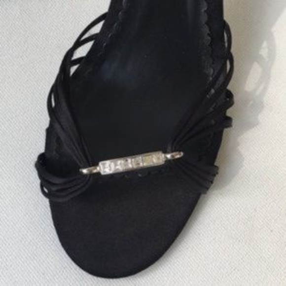 BCBG Paris 4” Black Strappy Heel w/Rhinestone Bar.. - Picture 3 of 8